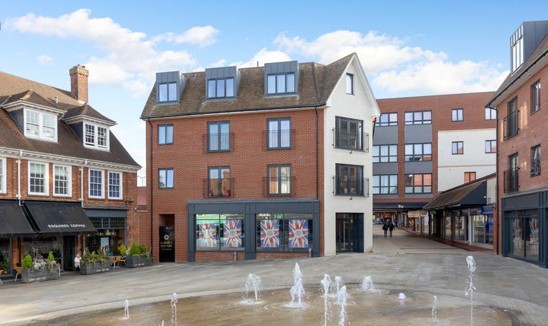 2 Bedroom Apartment For Sale &ndash; Leys Avenue, Letchworth Garden City, SG6