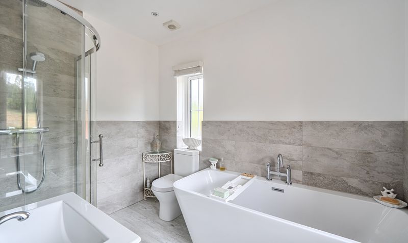 Cunliffe Close, Headley, KT18