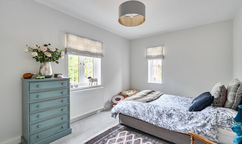 Cunliffe Close, Headley, KT18