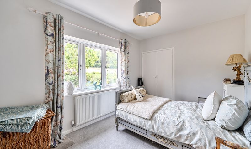 Cunliffe Close, Headley, KT18