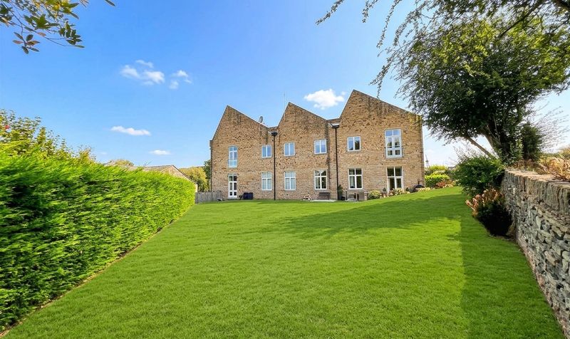 Whitley Willows, Lepton, HD8