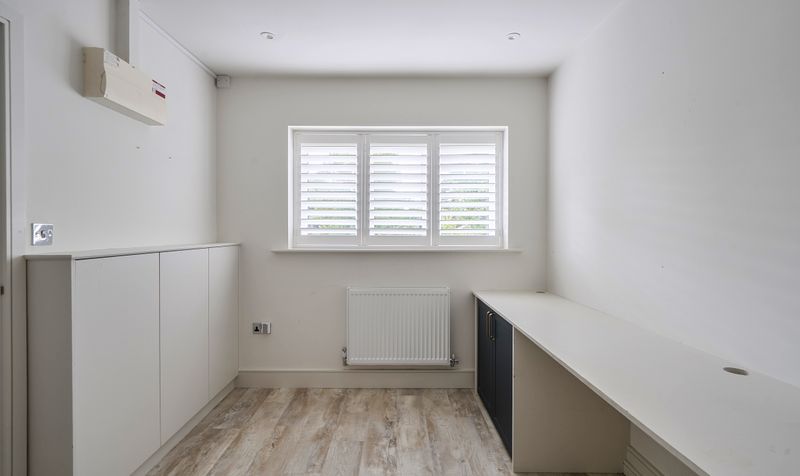 Warren Farm Close, Epsom, KT17