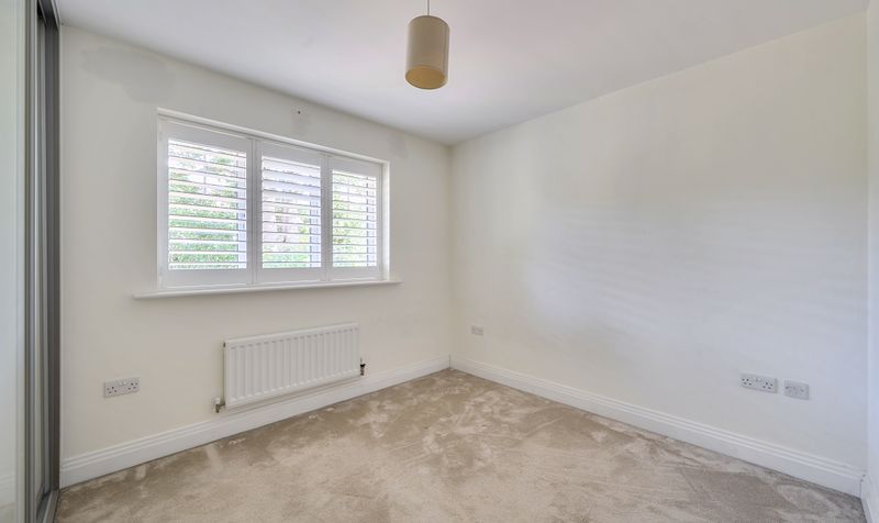 Warren Farm Close, Epsom, KT17