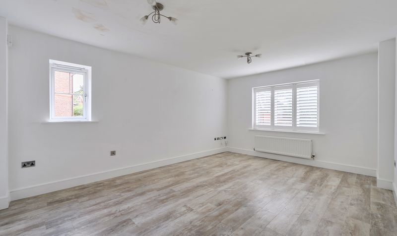 Warren Farm Close, Epsom, KT17