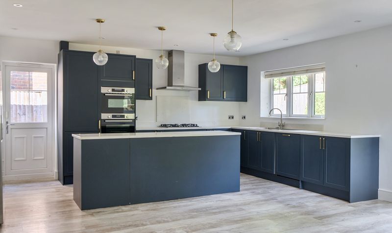 Warren Farm Close, Epsom, KT17