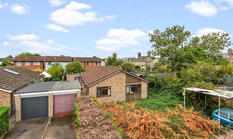 3 Bedroom Bungalow For Sale &ndash; Mowbray Crescent, Stotfold, SG5