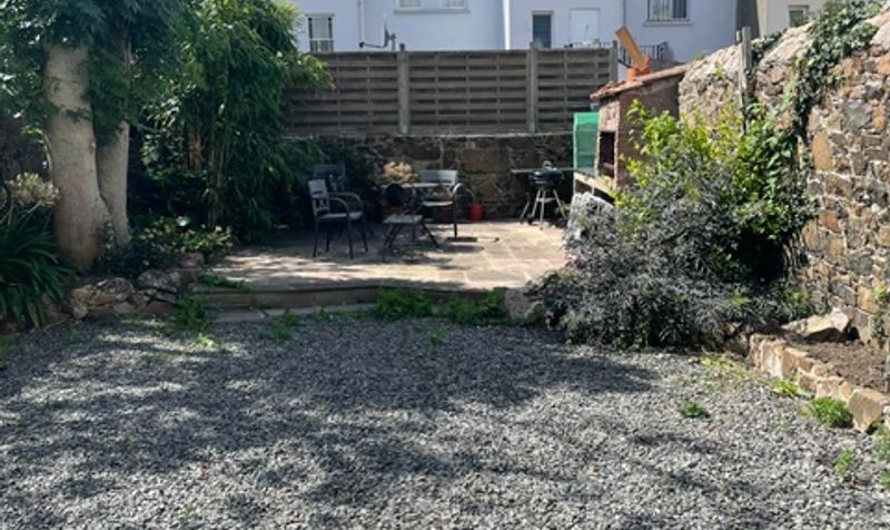 11 Clarendon Road