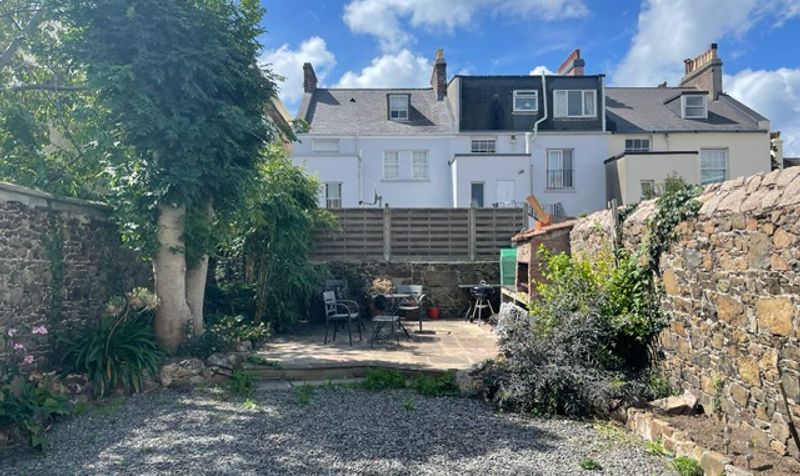 11 Clarendon Road