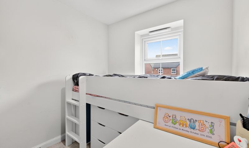 13 Newmarket Dr-28-2500px