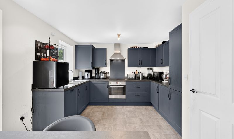 13 Newmarket Dr-13-2500px