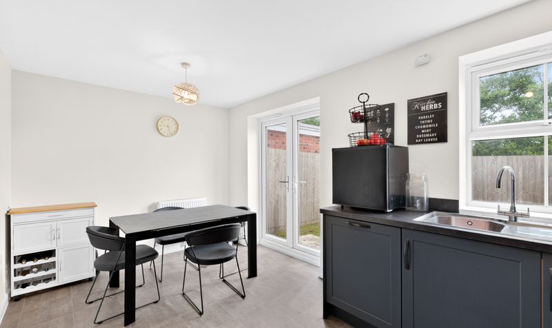 13 Newmarket Dr-15-2500px
