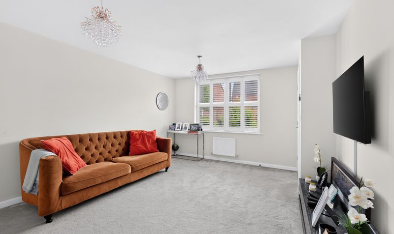13 Newmarket Dr-11-2500px