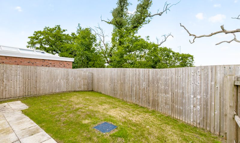 13 Newmarket Dr-30-2500px