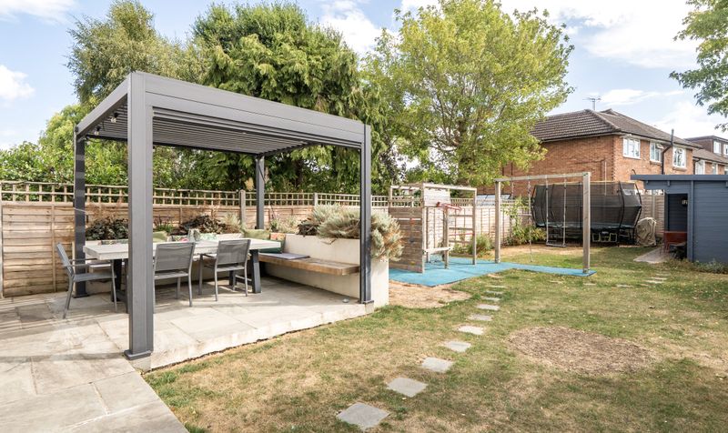 Chaffers Mead, Ashtead, KT21