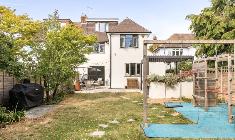 Chaffers Mead, Ashtead, KT21
