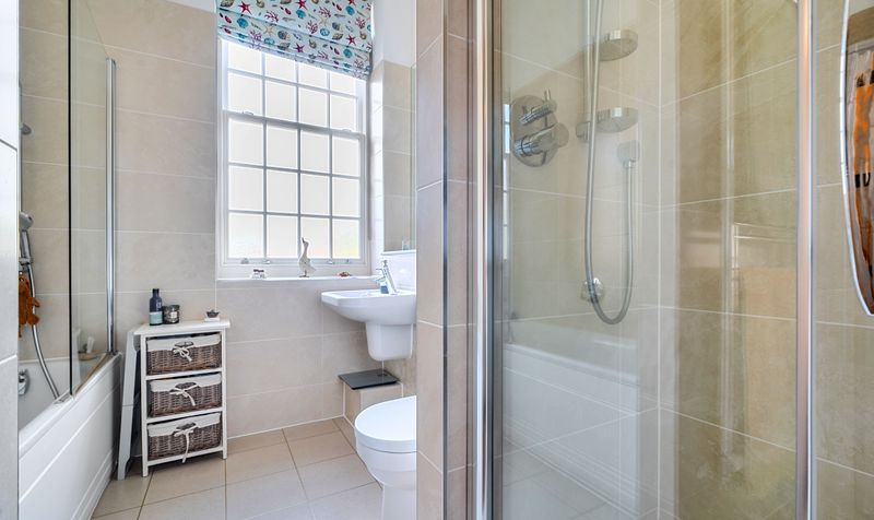 Glanville Way, Epsom, KT19