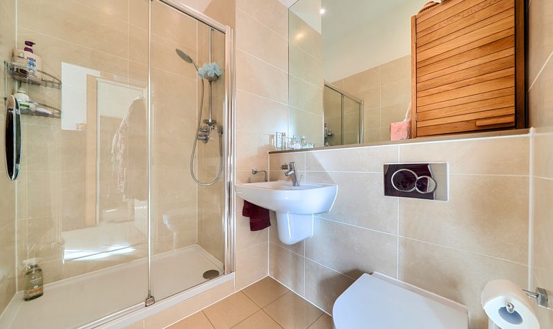 Glanville Way, Epsom, KT19