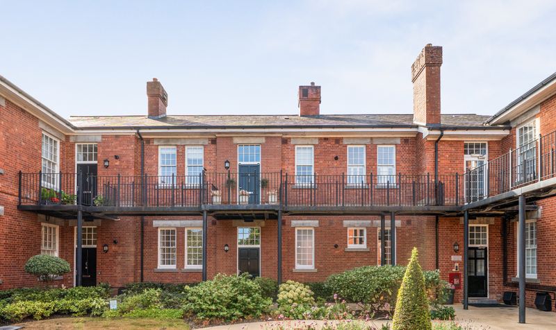 Glanville Way, Epsom, KT19