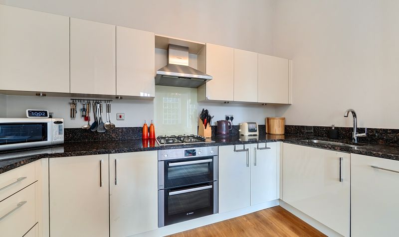 Glanville Way, Epsom, KT19