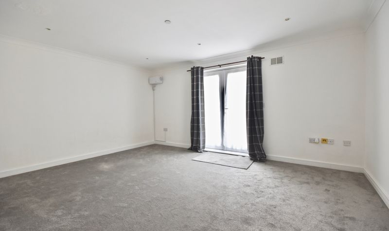 Leret Way, Royal Swan Quarter Leret Way, KT22