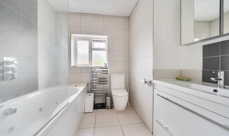 Kingscroft Road, Leatherhead, KT22