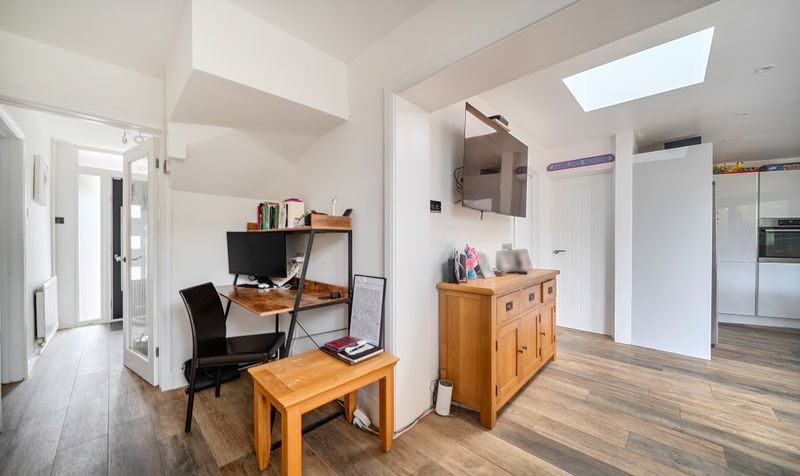 Kingscroft Road, Leatherhead, KT22