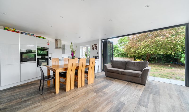 Kingscroft Road, Leatherhead, KT22