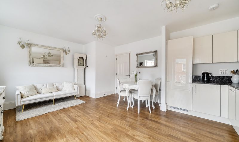 Glanville Way, Epsom, KT19