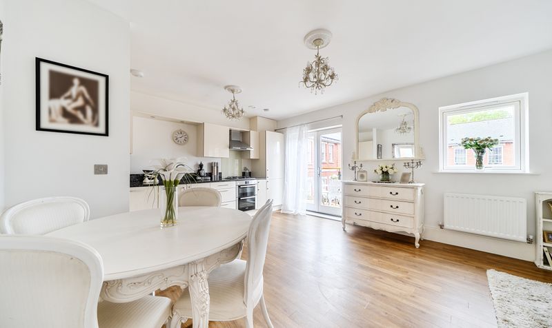 Glanville Way, Epsom, KT19