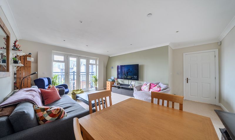 Leret Way, Royal Swan Quarter Leret Way, KT22