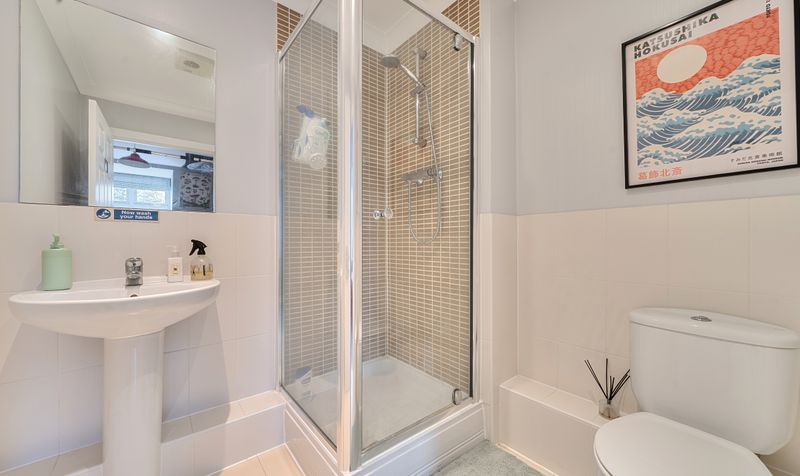 Leret Way, Royal Swan Quarter Leret Way, KT22
