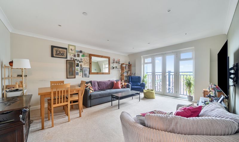 Leret Way, Royal Swan Quarter Leret Way, KT22