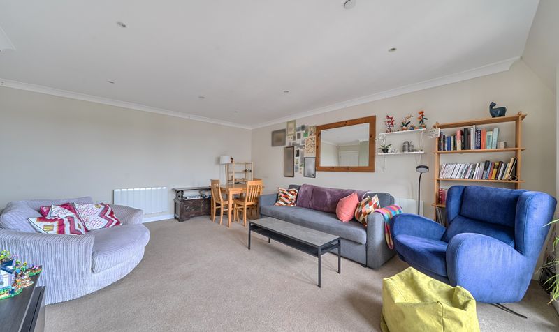 Leret Way, Royal Swan Quarter Leret Way, KT22