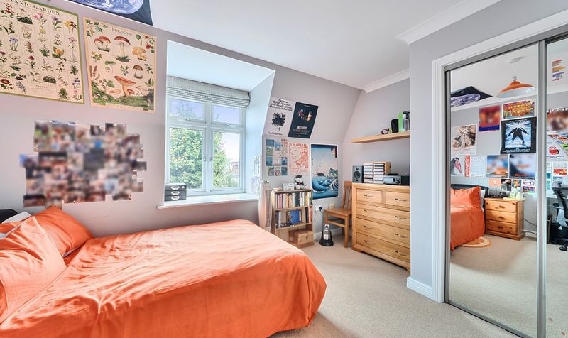 Leret Way, Royal Swan Quarter Leret Way, KT22