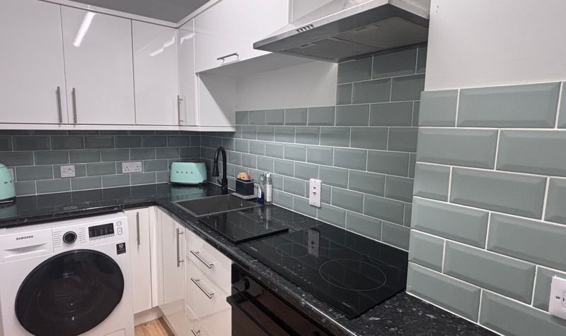 Apt 1 Avon Court, 18 La Chasse
