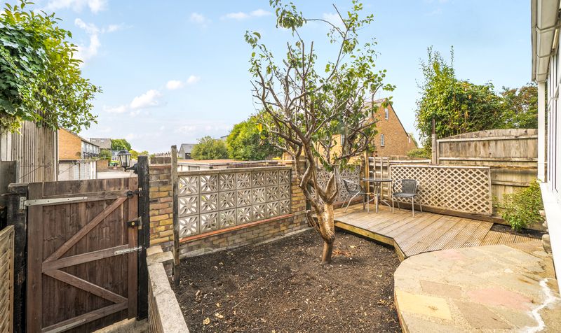 Kiln Lane, Epsom, KT17