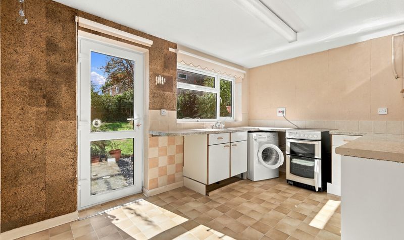 2 Bedroom House For Sale &ndash; Keats Way, Hitchin, SG4 3