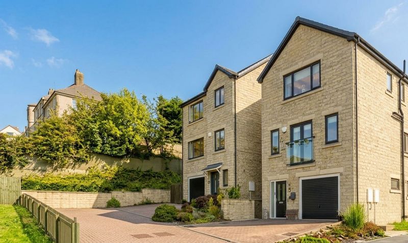 Rosemeade Court, Huddersfield, HD5