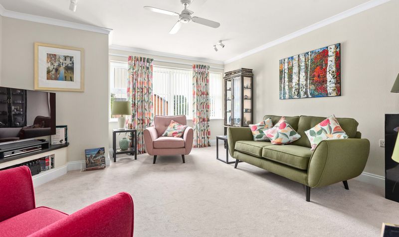2 Bedroom Apartment For Sale &ndash; Coopers Court, Shefford, SG17 3