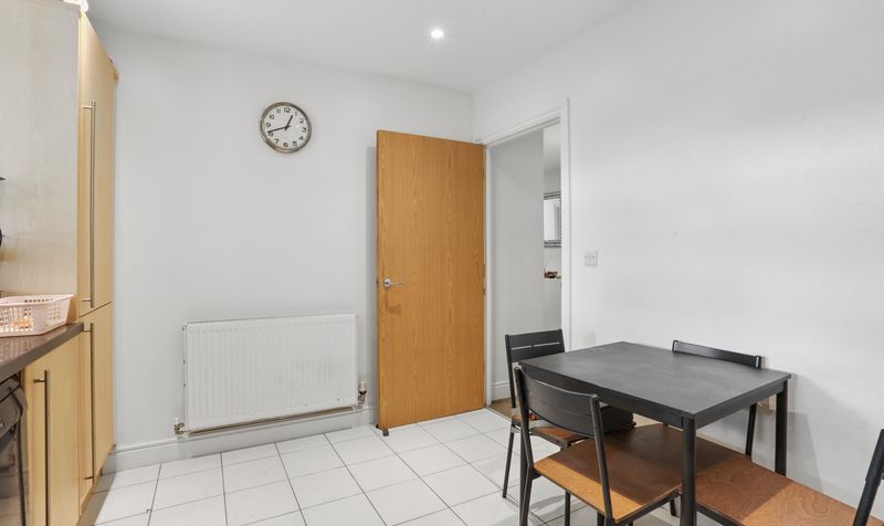Eastman Way, Epsom, KT19