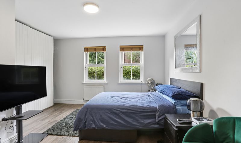 Eastman Way, Epsom, KT19