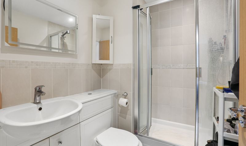 Eastman Way, Epsom, KT19