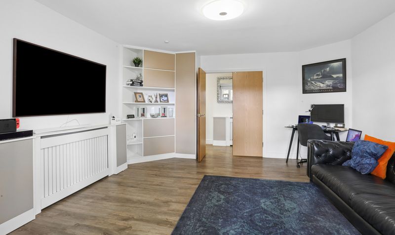 Eastman Way, Epsom, KT19