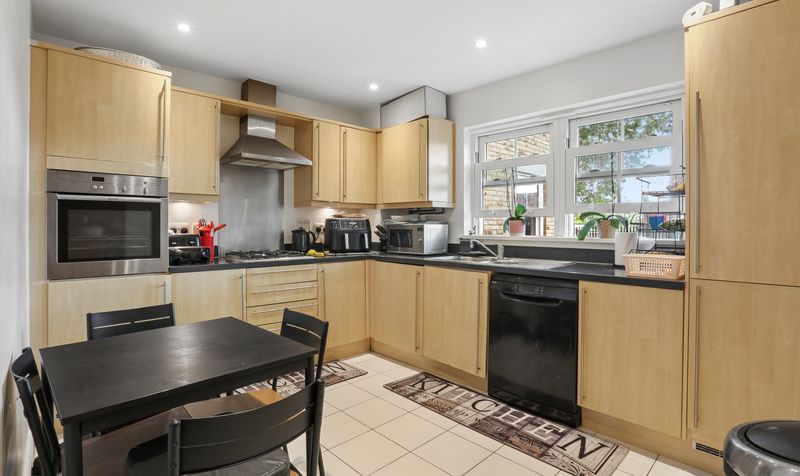 Eastman Way, Epsom, KT19