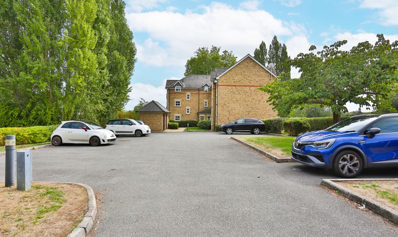 Eastman Way, Epsom, KT19