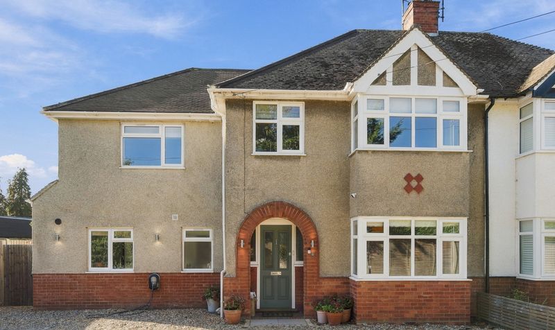 4 Bedroom House For Sale &ndash; Lime Tree Road, Clifton, SG17
