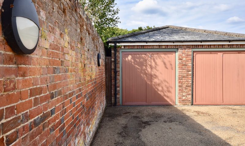 Parkers Lane, Ashtead, KT21