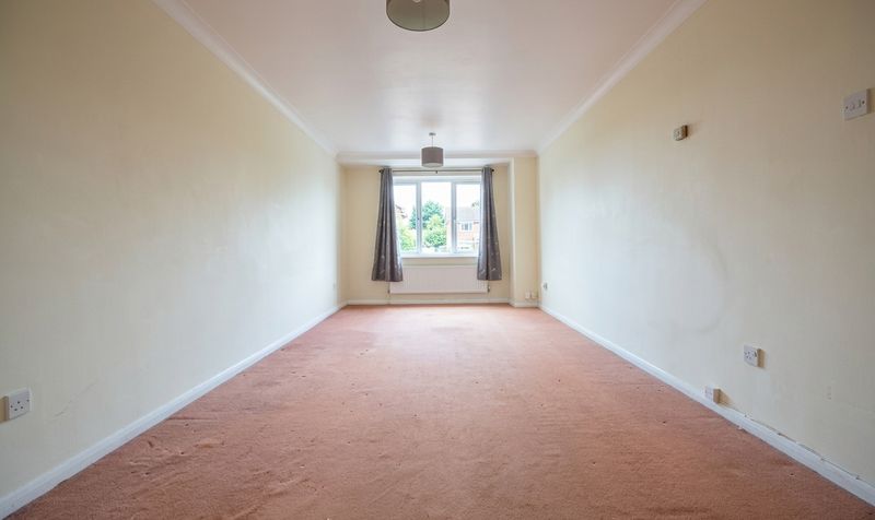 Yeomanry Close, Epsom, KT17