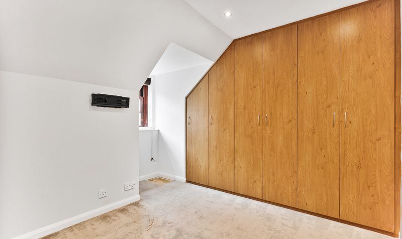 South Street, Epsom, KT18