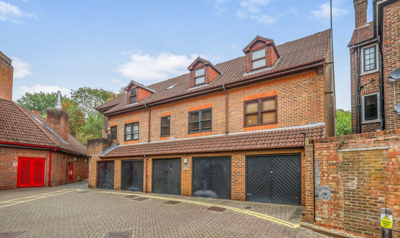 South Street, Epsom, KT18